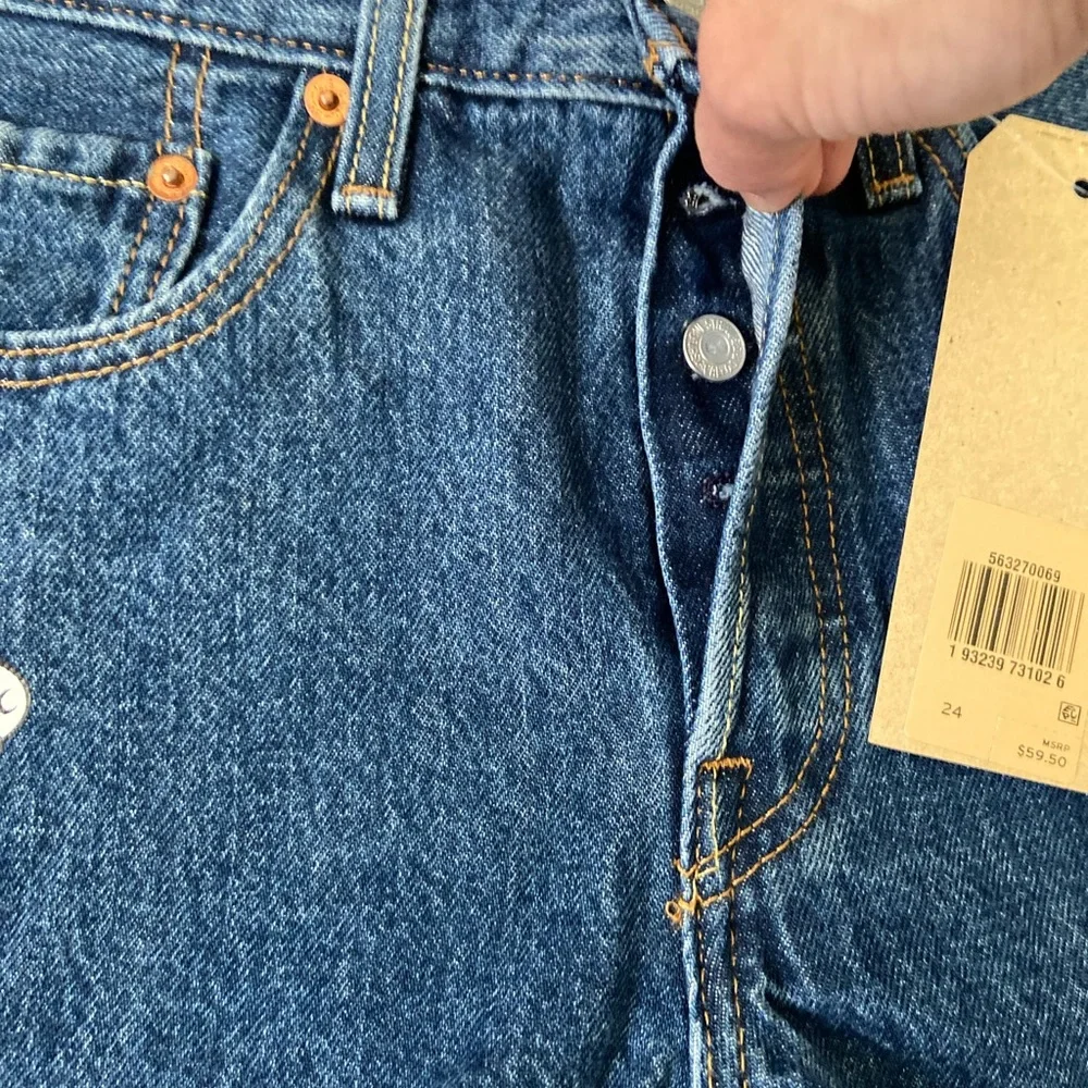 Levi’s 501 Super Mario High Rise Shorts - Picture 7 of 8